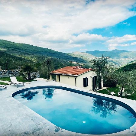 Casa Vacanze Gli Ulivi Borgomaro Exterior foto